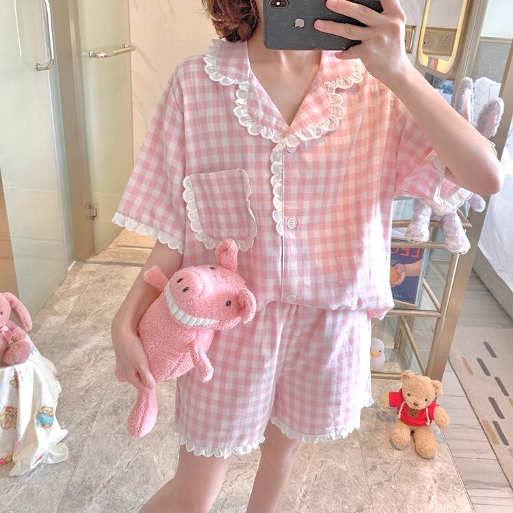These Printed PJs Are Giving Me Life - The Mom Edit